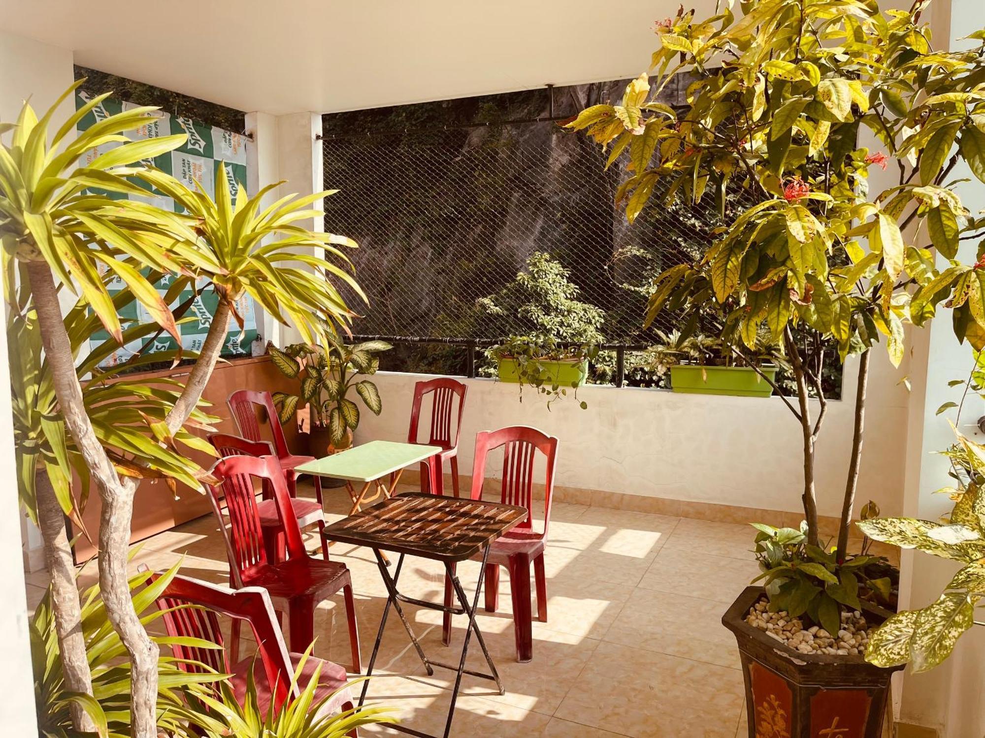 Catba Sky View Hotel Dong Khe Sau Exterior photo